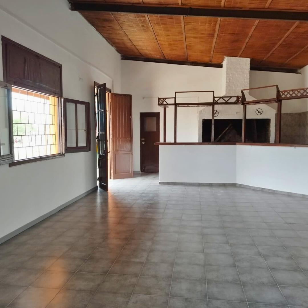 Local Comercial en Alquiler – Ref. 050: imagen 4