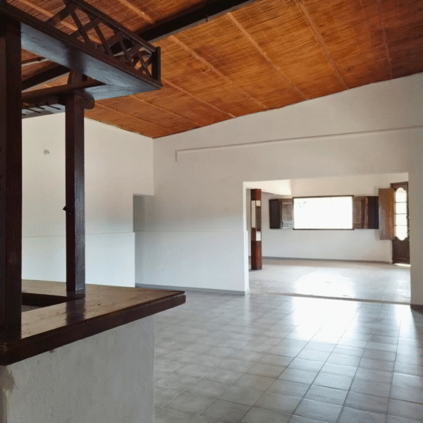 Local Comercial en Alquiler – Ref. 050