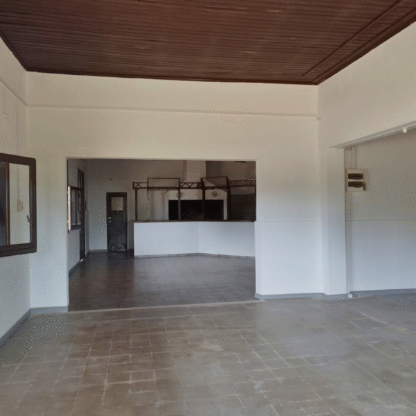 Local Comercial en Alquiler – Ref. 050
