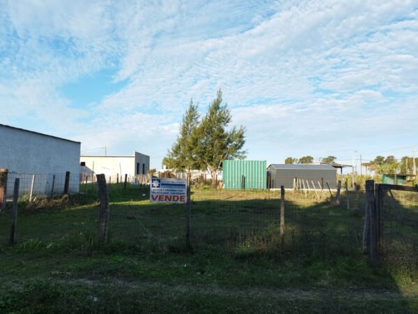 Terreno en Barrio Jardín – Ref. 162